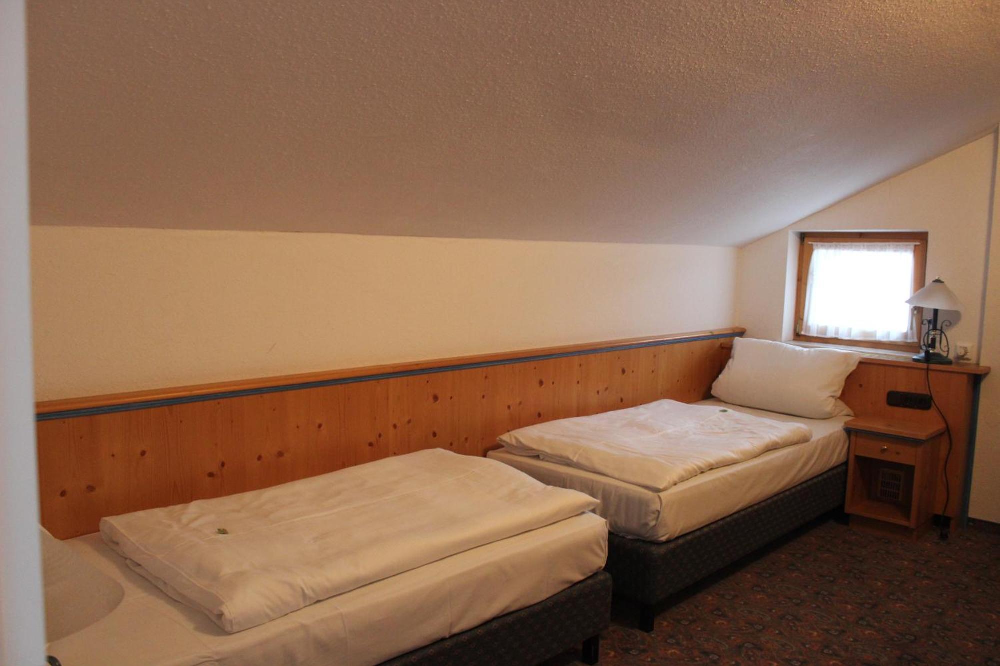 Alpenhotel Widderstein Міттельберг Номер фото