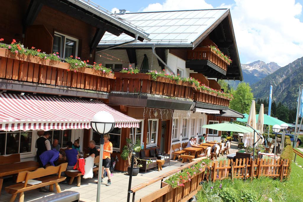 Alpenhotel Widderstein Міттельберг Екстер'єр фото