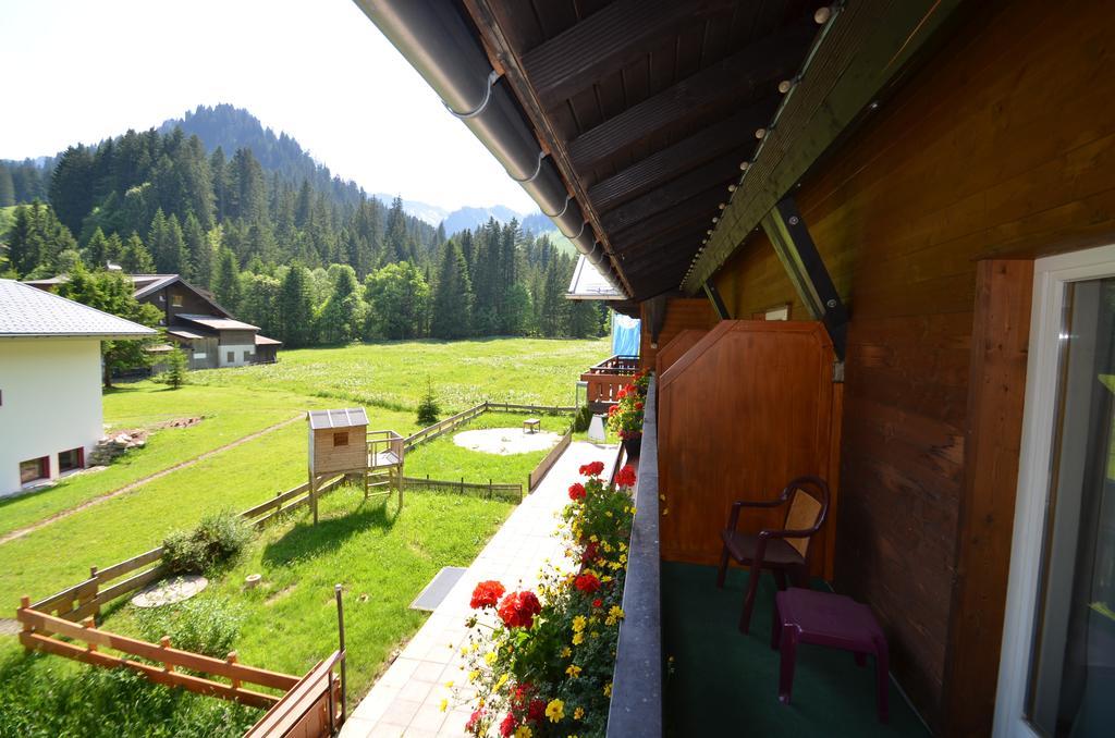Alpenhotel Widderstein Міттельберг Екстер'єр фото